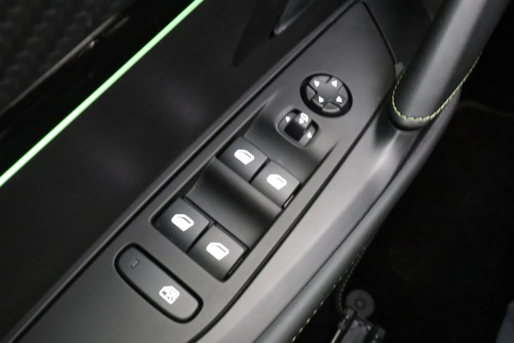 Peugeot 208 – foto 18