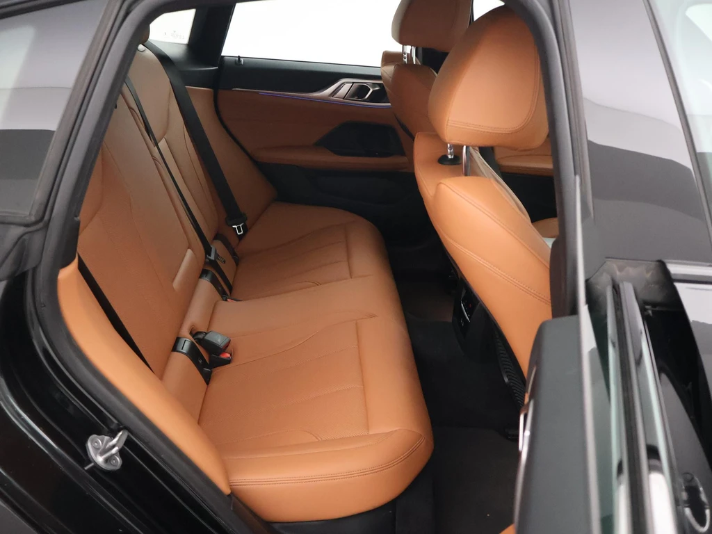 BMW i4 – foto 12