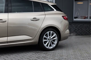 Renault Mégane Estate – thumbnail 4