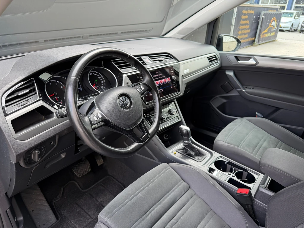 Volkswagen Touran – foto 10