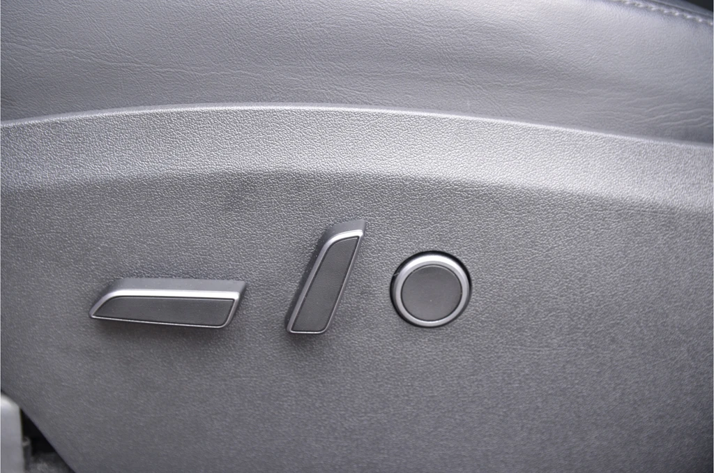 Tesla Model Y – foto 8