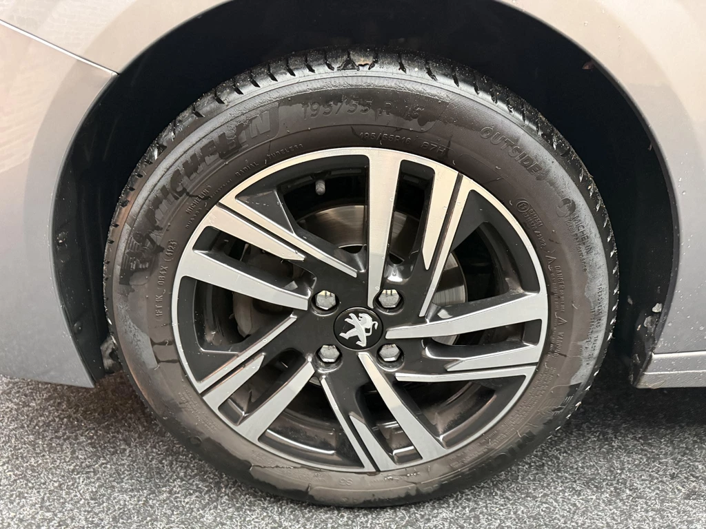 Peugeot 208 – foto 18