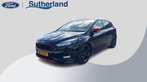 Ford Focus 1.5 Black Edition 150pk | Navigatie | Cruisecontrole | Trekhaak afneembaar