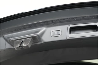 Land Rover Range Rover Velar – thumbnail 12