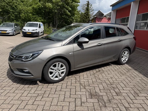 Opel Astra Sports Tourer 1.4 150 PK | Business+ | Stoelverwarming | Stuurwielverwarming | Navigatie |