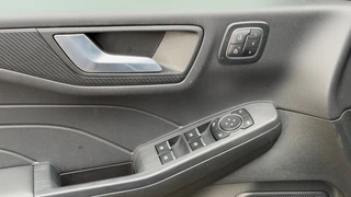 Ford Kuga – thumbnail 23