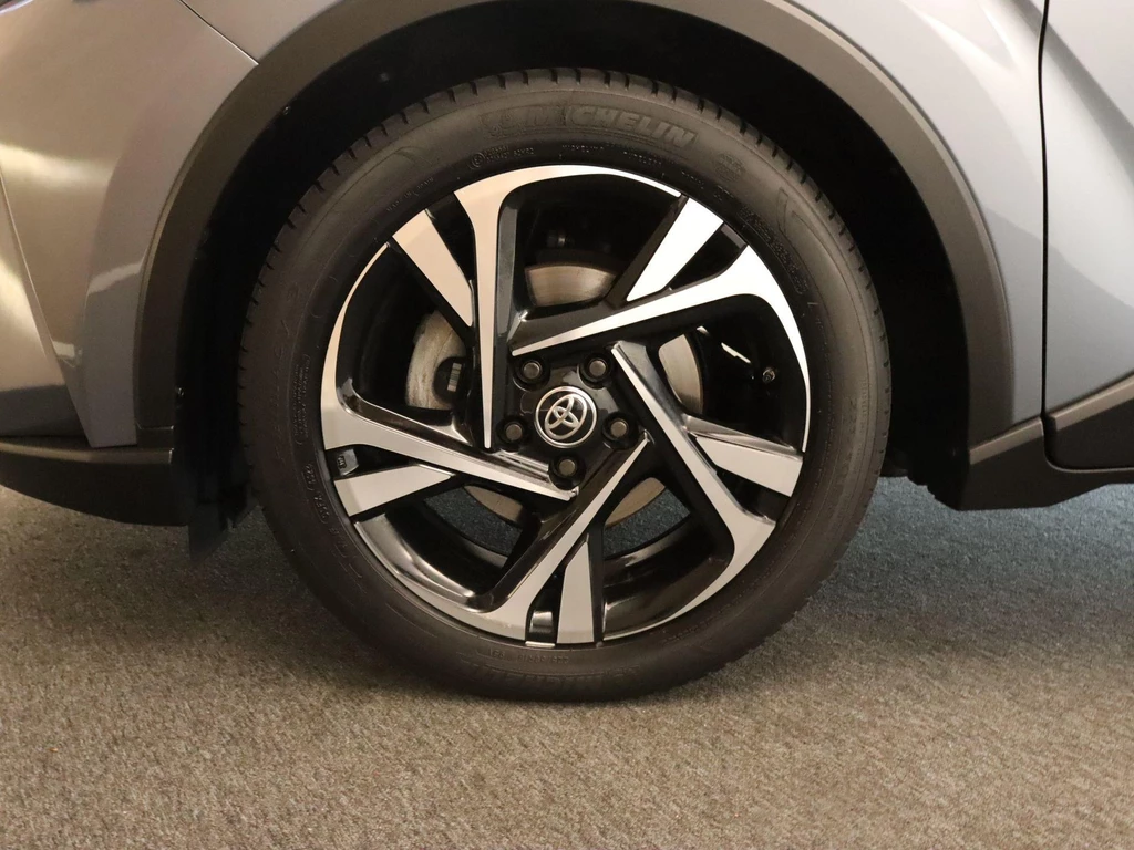 Toyota C-HR – foto 13
