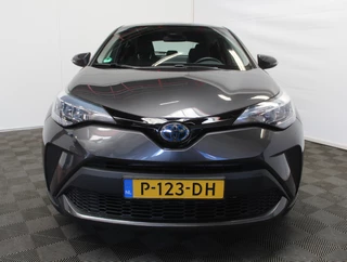 Toyota C-HR – thumbnail 11