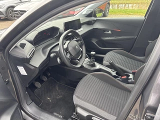 Peugeot 208 – thumbnail 8