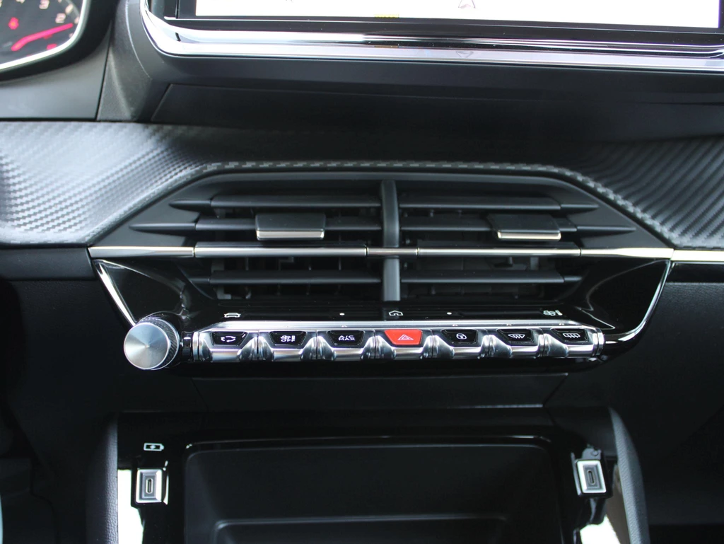 Peugeot 208 – foto 17
