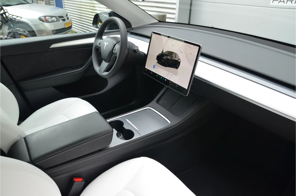 Tesla Model Y – foto 11