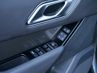 Land Rover Range Rover Velar – thumbnail 28