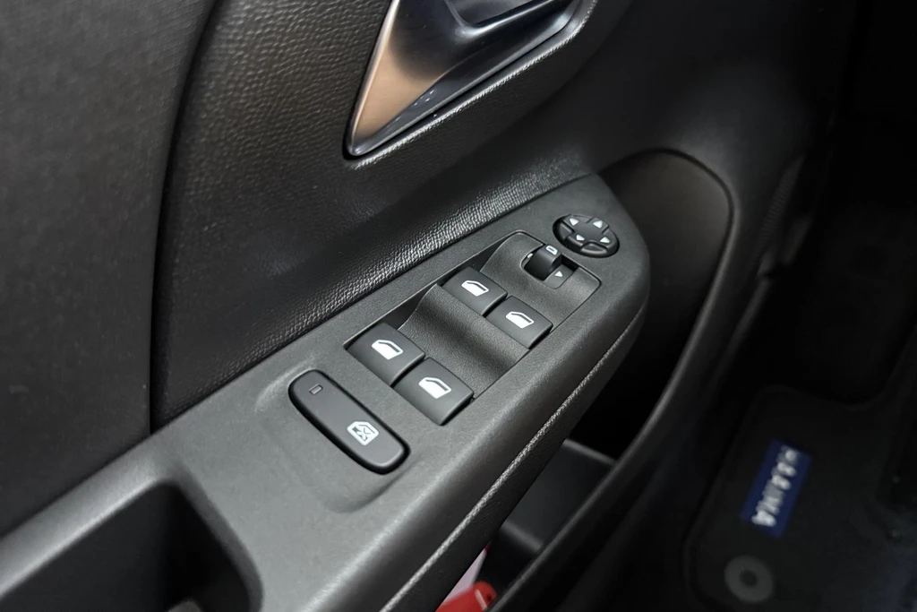 Opel Corsa-e – foto 18
