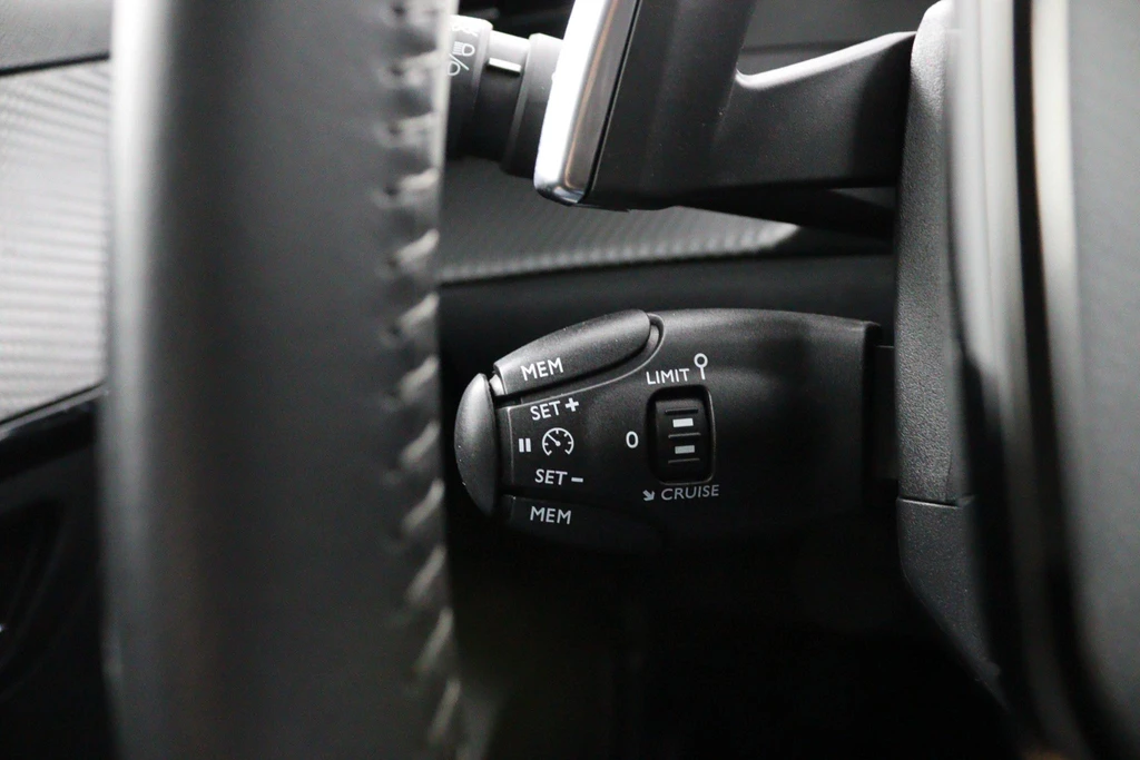 Peugeot 208 – foto 18