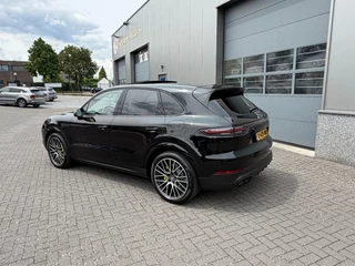 Porsche Cayenne – thumbnail 2