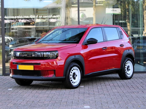 Fiat Grande Panda RED 11kW 44 kWh LAGE KM-STAND