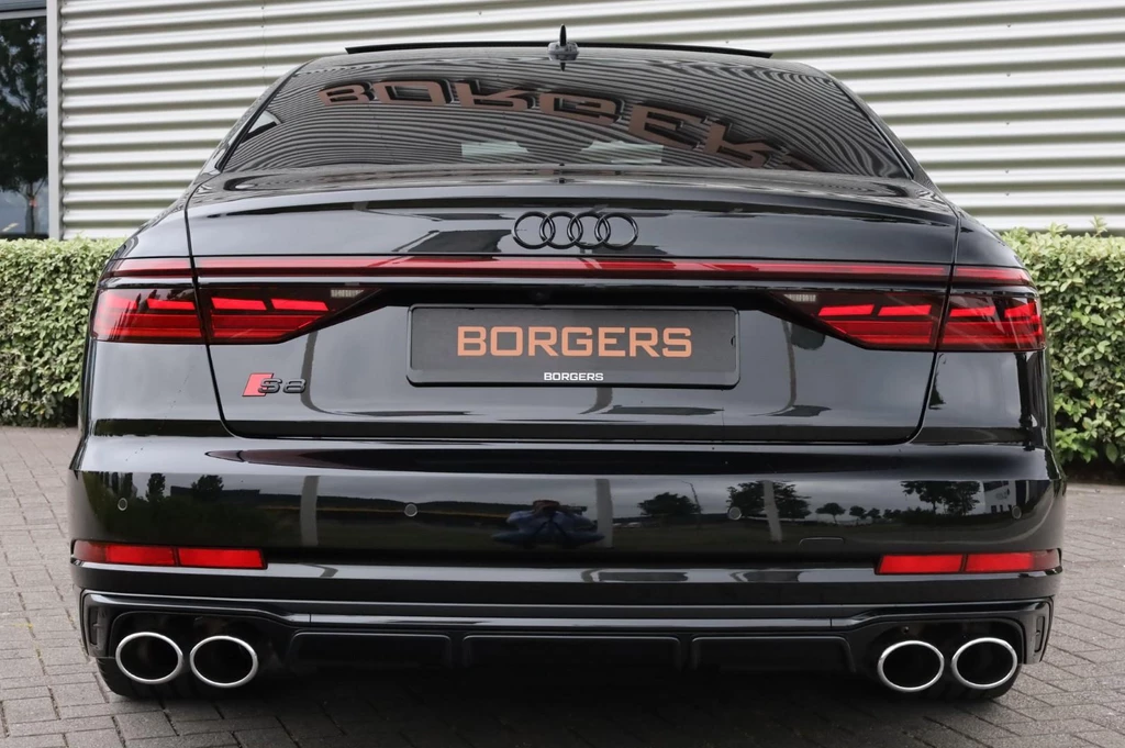 Audi S8 – foto 8