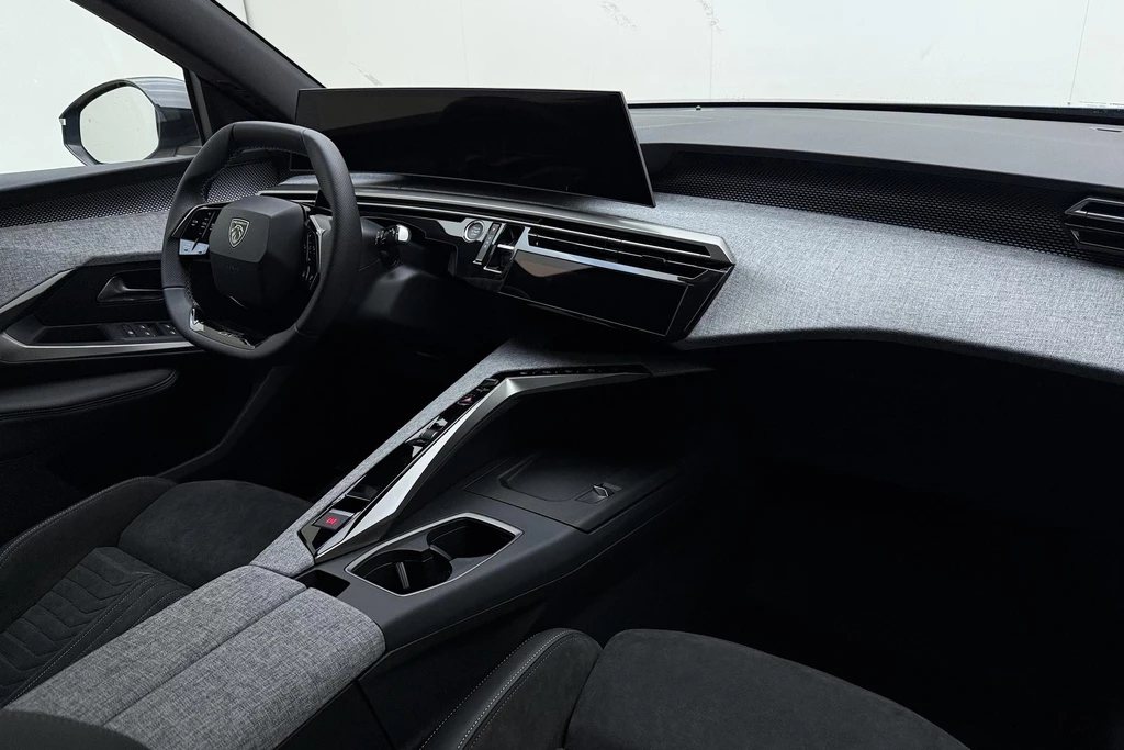 Peugeot e-3008 – foto 18