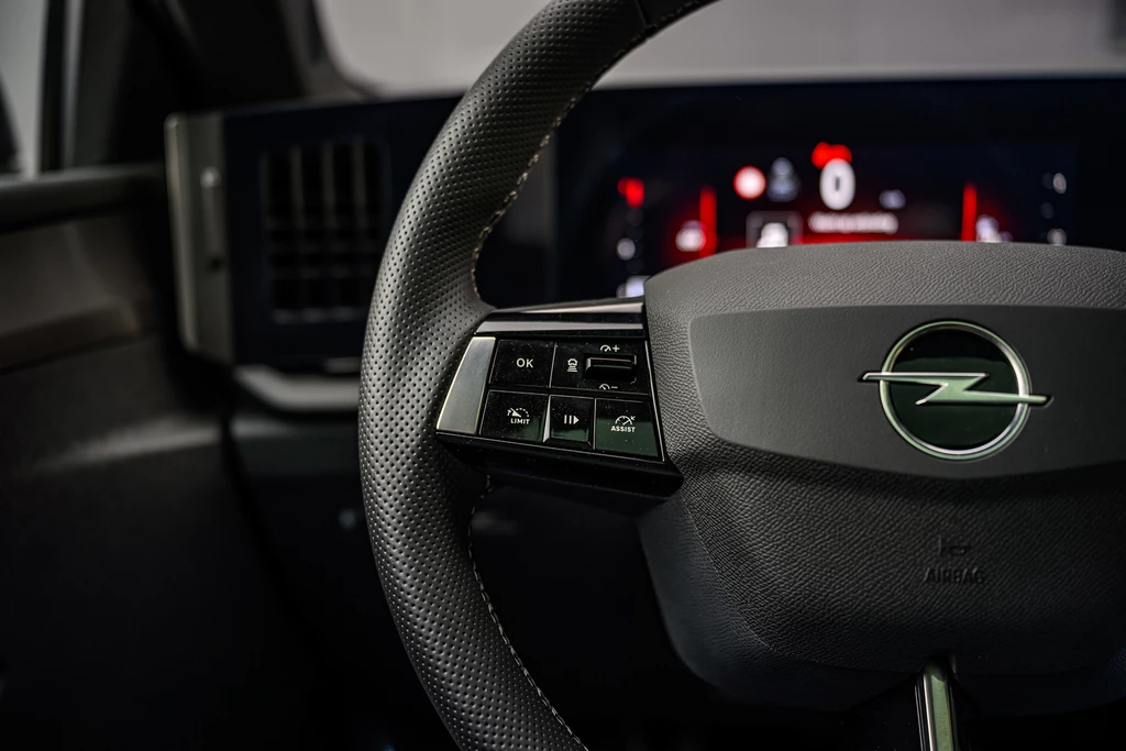 Opel Astra – foto 29