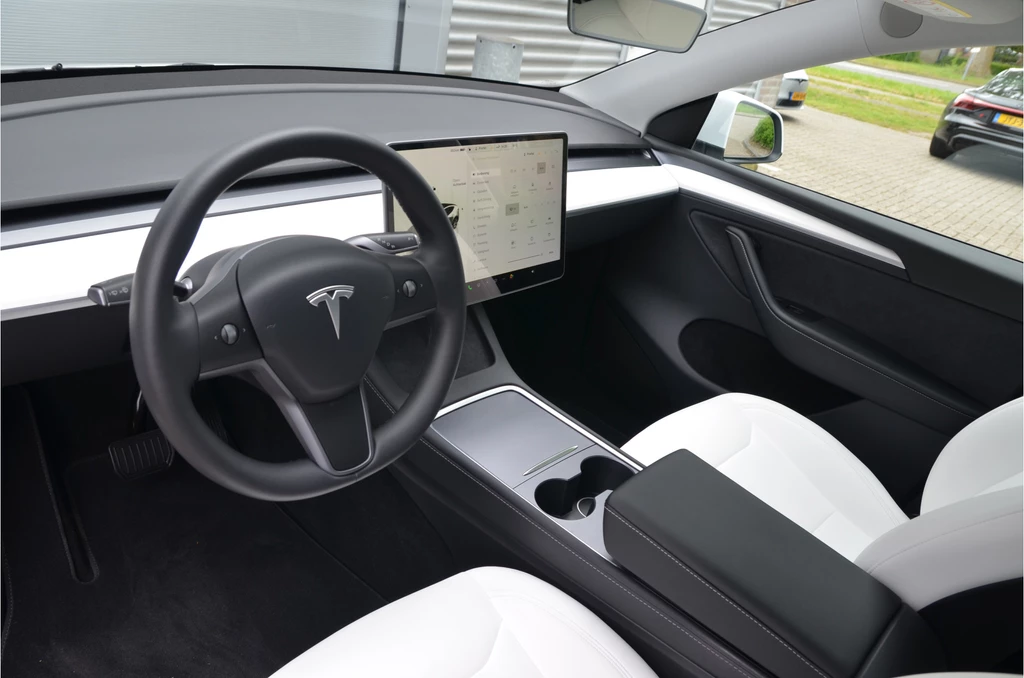 Tesla Model Y – foto 10