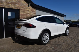 Tesla Model X – thumbnail 4