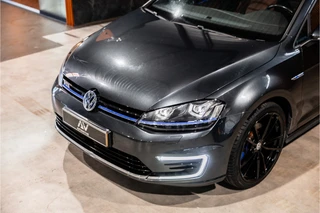 Volkswagen Golf – thumbnail 3