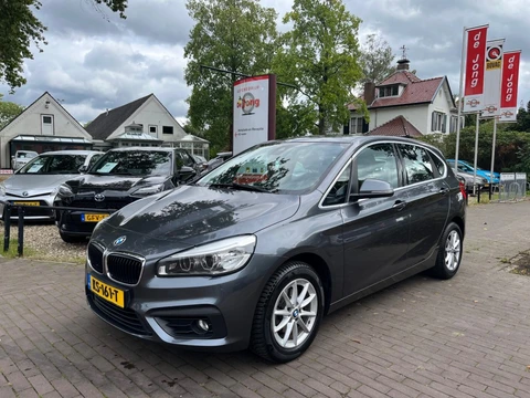 BMW 2 Serie Active Tourer 216I CENTENNIAL EXECUTIVE / NAVI / CRUISE CTR. / LED / TREKHAAK / PDC / 16'' LM-VELGEN