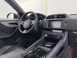 Jaguar F-PACE – thumbnail 9