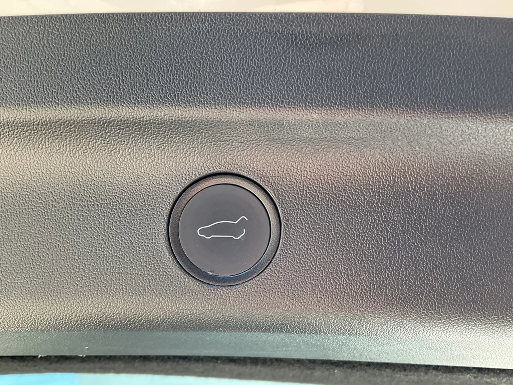 Tesla Model Y – foto 17