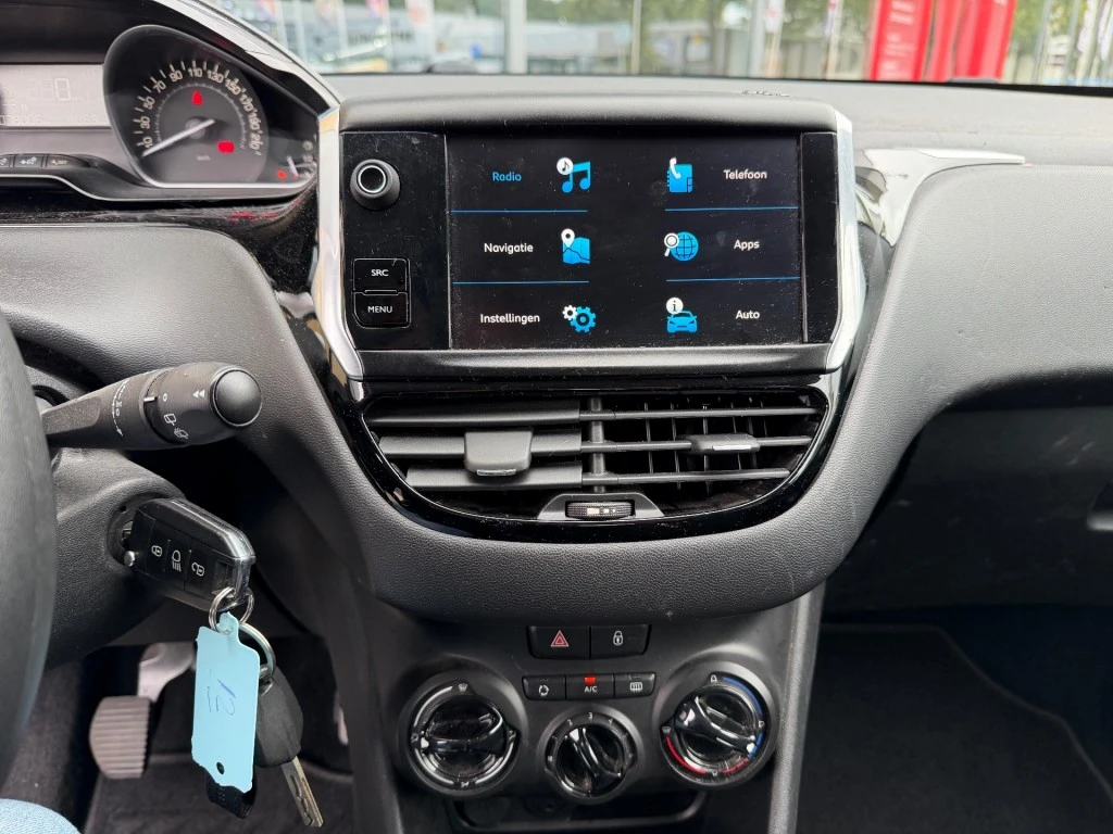 Peugeot 208 – foto 18