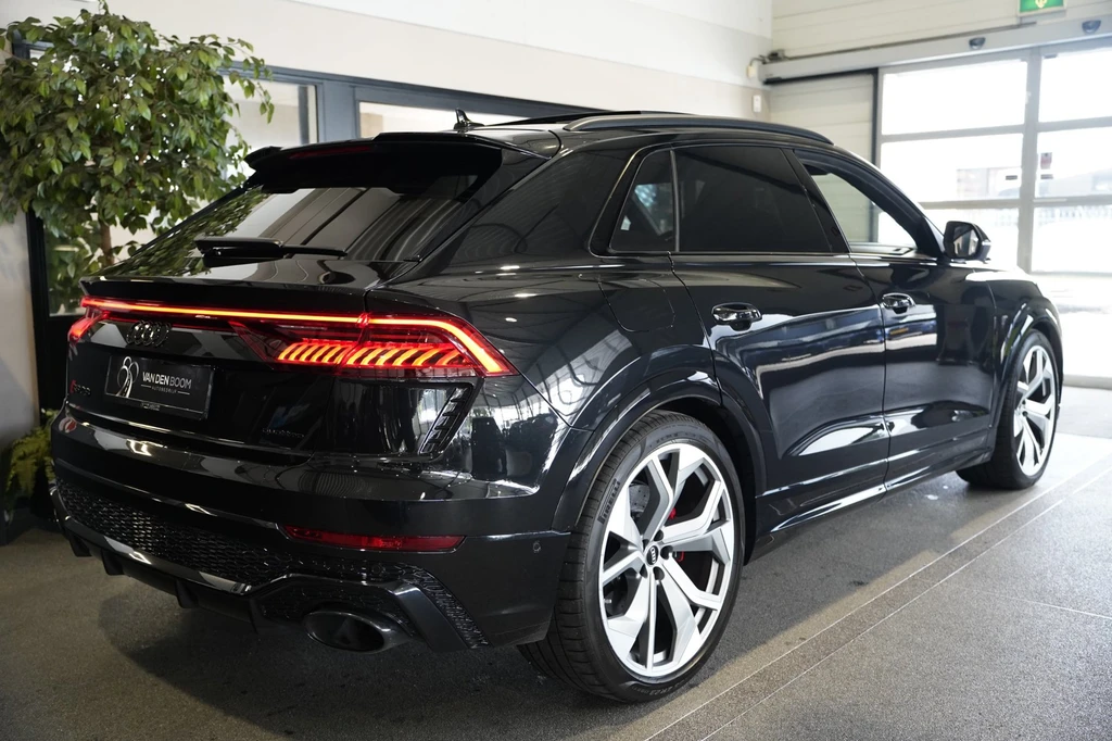 Audi RSQ8 – foto 11