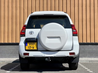 Toyota Land Cruiser – thumbnail 3