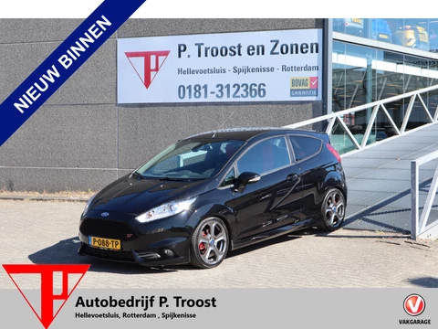 Ford Fiesta 1.6 ST2 Achteruitrijcamera/Stoelverwarming/Automatische airco/Recaro sportstoelen/Licht metalen velgen/Bluetooth