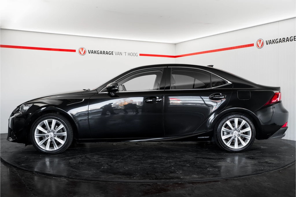 Lexus IS – foto 2