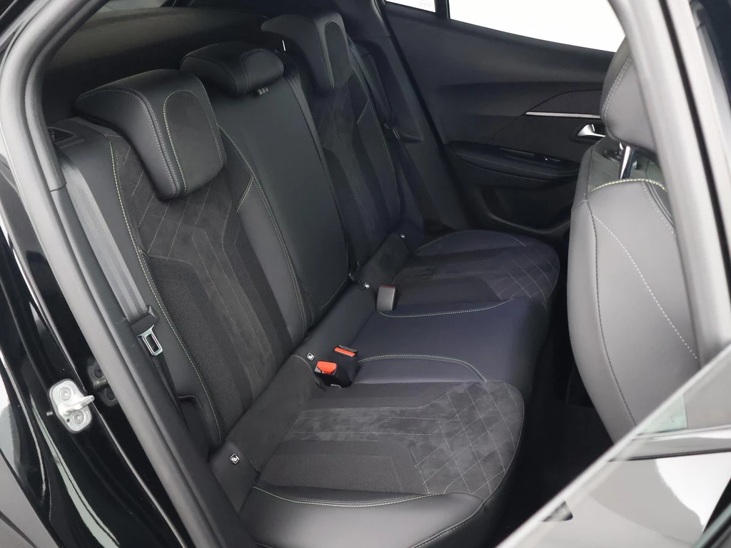 Peugeot e-2008 – foto 11