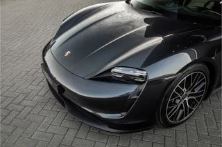 Porsche Taycan – thumbnail 2