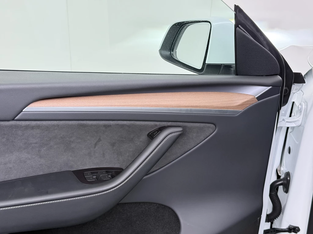 Tesla Model Y – foto 32