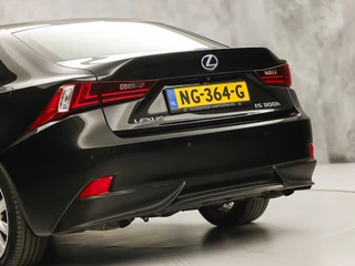 Lexus IS – thumbnail 5