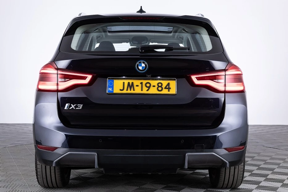 BMW iX3 – foto 4