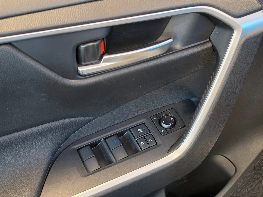 Toyota RAV4 – foto 16