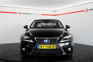 Lexus IS – thumbnail 8