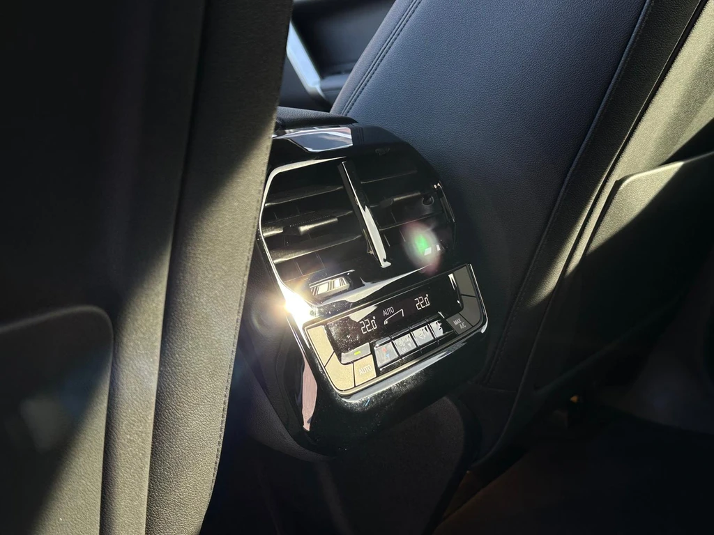 BMW iX – foto 25