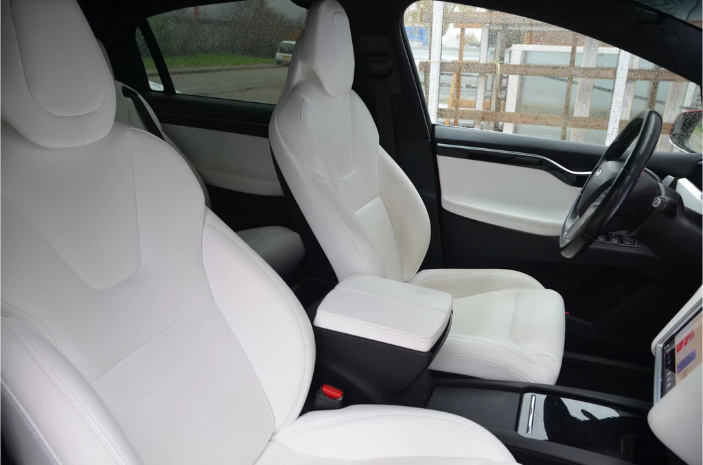 Tesla Model X – foto 8