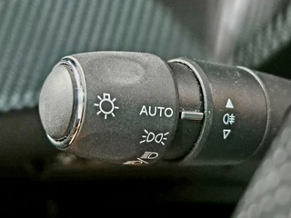 Peugeot 208 – thumbnail 22
