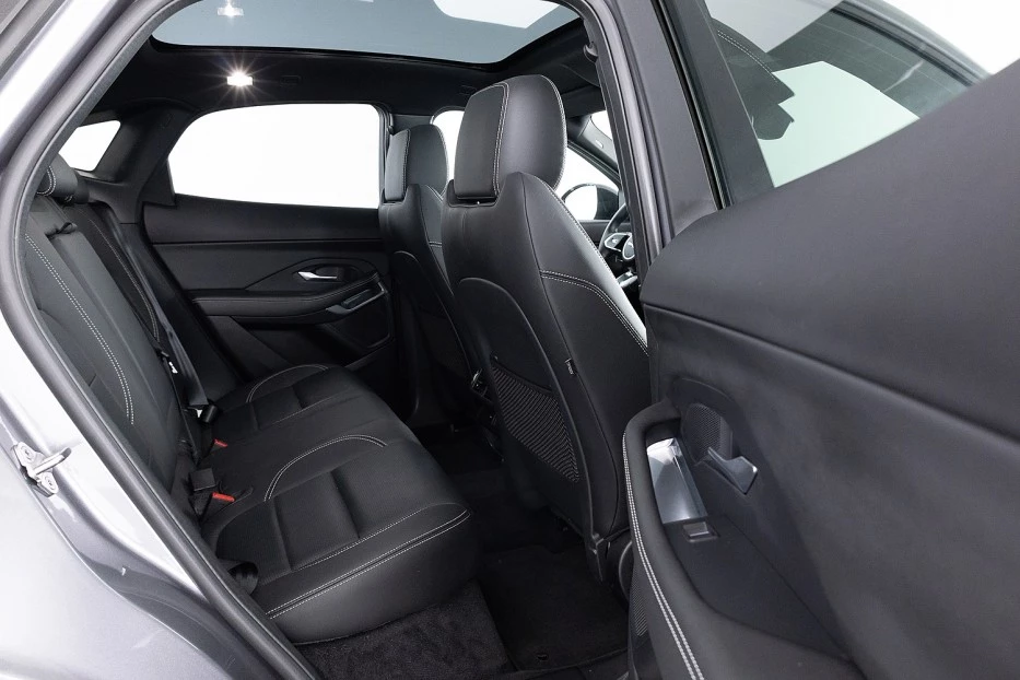 Jaguar E-PACE – foto 11