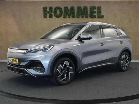 BYD ATTO 3 Design 60 kWh - SOH 93% !!!- ORIGINEEL NEDERLANDSE AUTO - AFKOMSTIG VAN 1E EIGENAAR - 3 FASE - CAMERA - PARKEERSENSOREN VOOR/ ACHTER - NAVIGATIE - APPLE CARPLAY/ ANDROID AUTO - ELEKTRISCHE ACHTERKLEP - BEIDE STOELEN ELEKTRISCH VERSTELBAAR - PANORAMADAK - 2 LAADKABELS - DODEHOEK DETECTIE