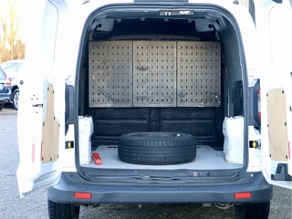 Ford Transit Courier – thumbnail 14