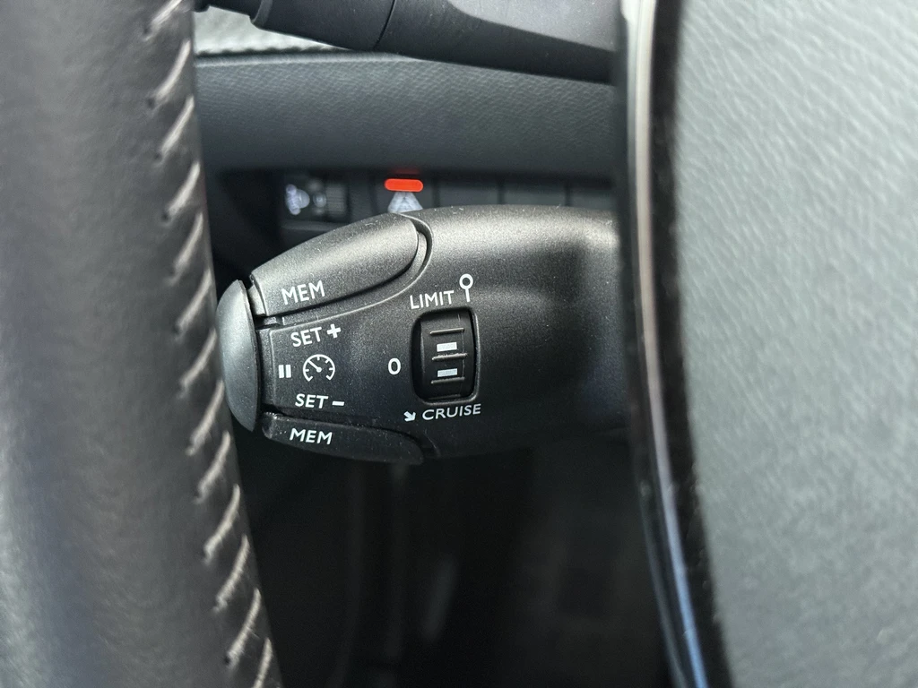 Peugeot e-208 – foto 28