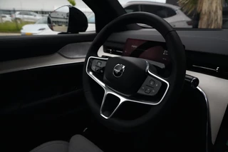 Volvo EX90 – thumbnail 17