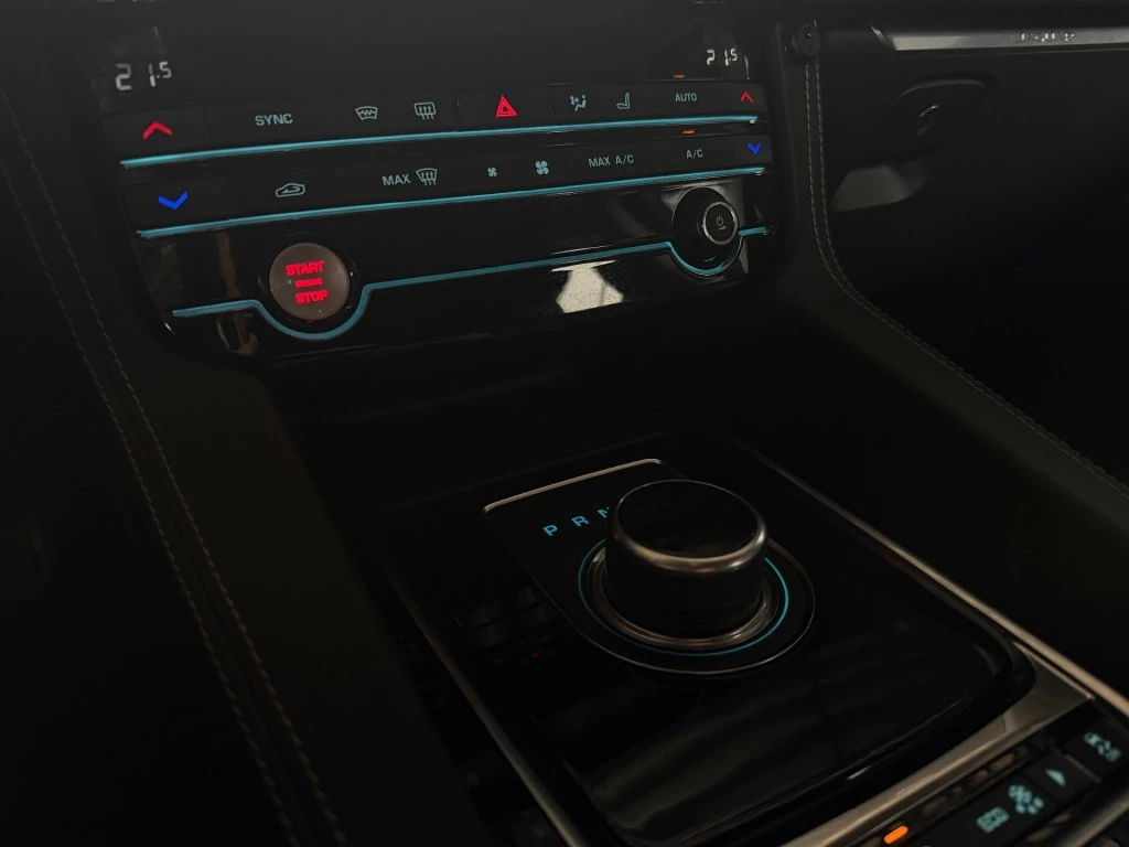 Jaguar F-PACE – foto 21